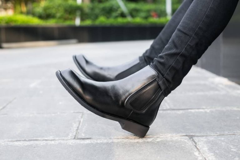 how to stop leather boots squeaking